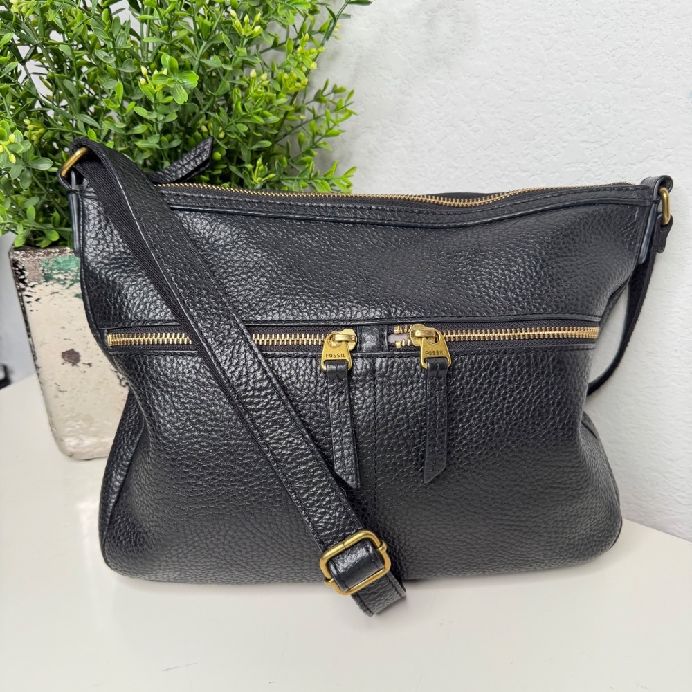 Fossil Elise Crossbody Bag Women Black Pebbled Leather‎ Brass Hardware Classic